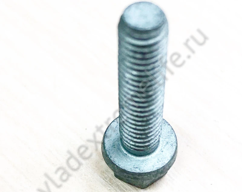 Винт Torx с фланцем M6 × 25 — Картер двигателя